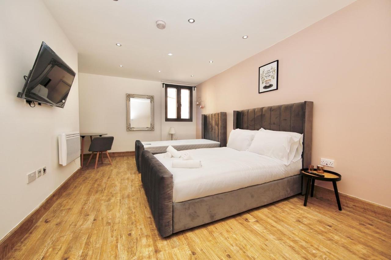 Edgware Hub Hotel ลอนดอน ภายนอก รูปภาพ