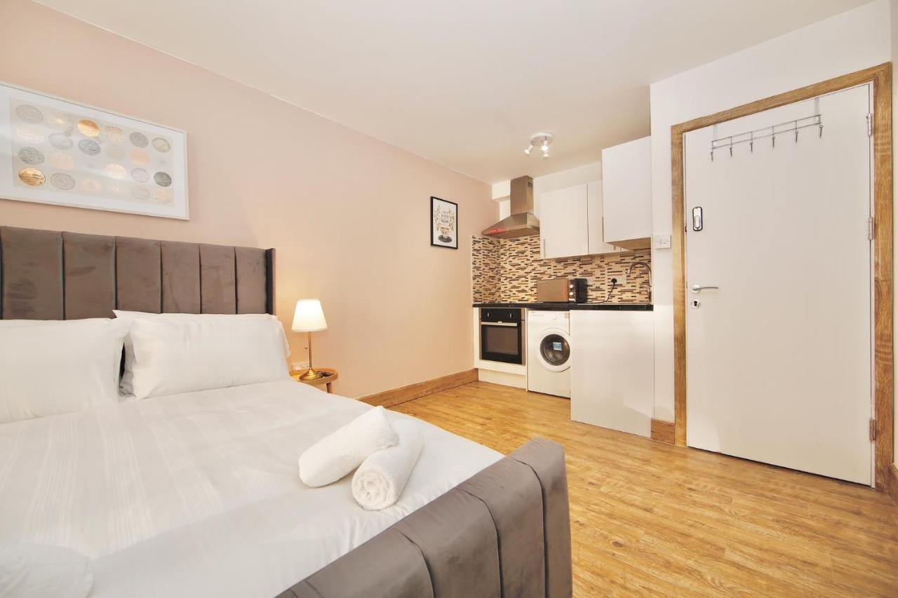 Edgware Hub Hotel ลอนดอน ภายนอก รูปภาพ