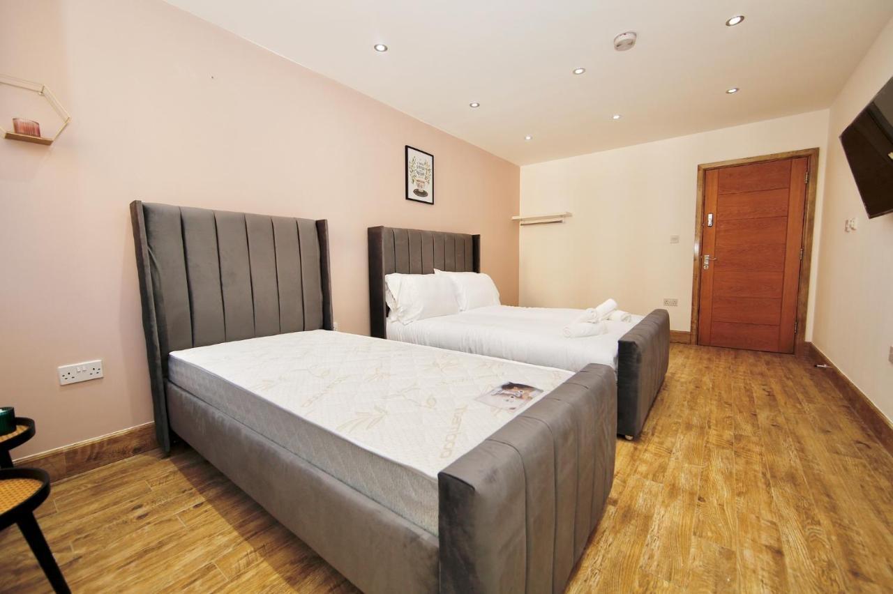 Edgware Hub Hotel ลอนดอน ภายนอก รูปภาพ