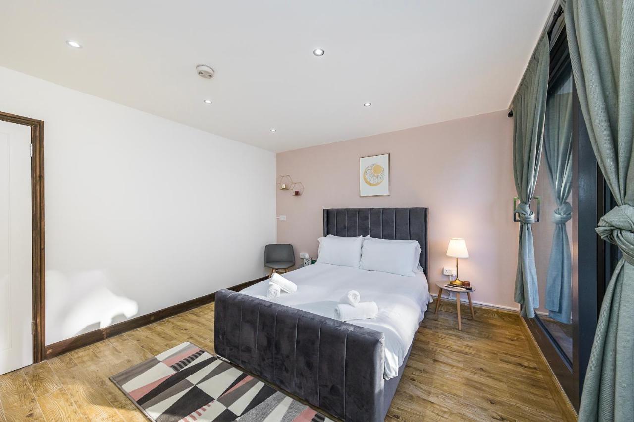 Edgware Hub Hotel ลอนดอน ภายนอก รูปภาพ